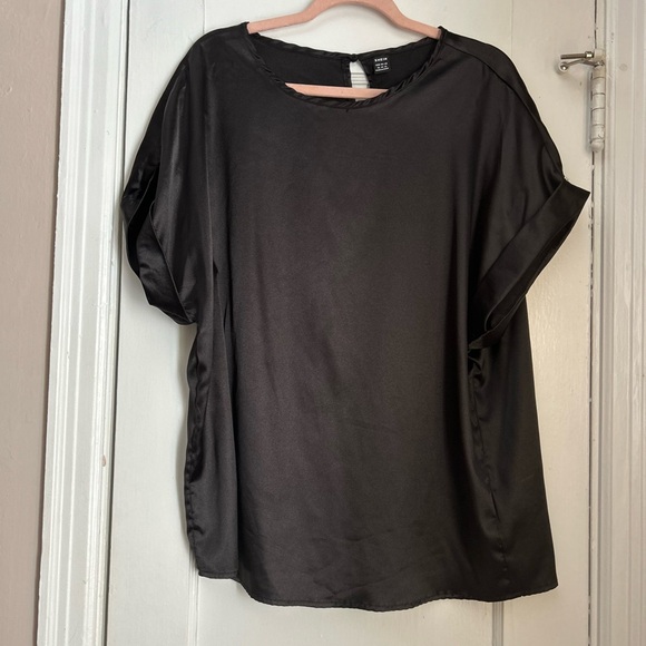 SHEIN Tops - NWOT Women's Shein Black Satin-like Short Sleeve Blouse - Size XL